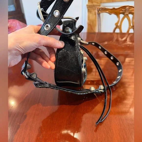 Super gorgeous like new balenciaga label bag moto bag super adorable! - Picture 3 of 7